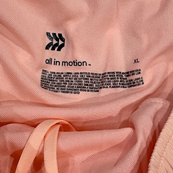 NWT All in Motion peach 3" shorts - Picture 4 of 6